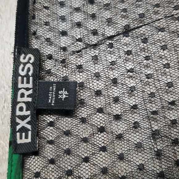 🌹Red Roses Black Blouse🌹 - Picture 3 of 5